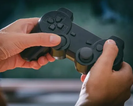 What Makes Certain Players Reverse Their Controls? Scientists Now Have Answers, But They’re Not What You Think