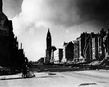 The Traitors Circle: A Riveting Story of Defiance Against the Nazis